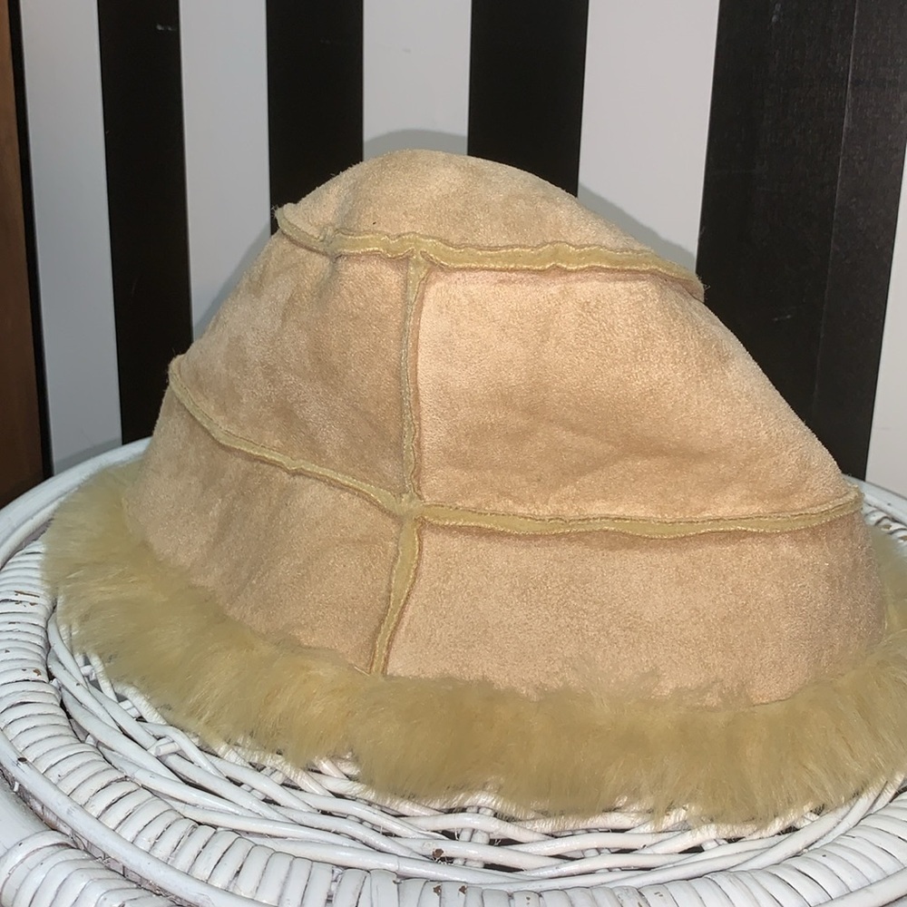 Y2K Vintage Tan Faux Suede /Fur Shearling Bucket Hat Reversible Unisex - Picture 4 of 5